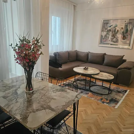 Luxury * Üsküp